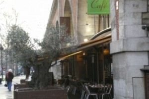 Happy Hour Paris - Le Viaduc Café